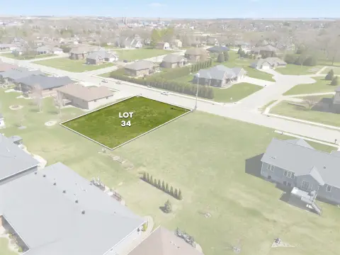 Picture of Residential land & home lots at 932 7th St SW, Dyersville, IA