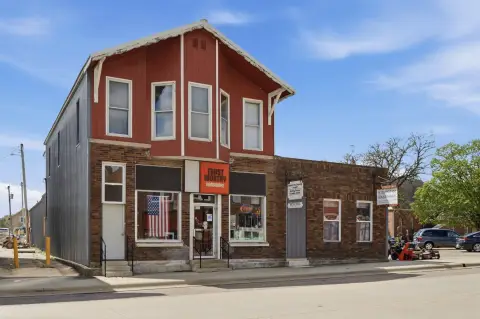 Picture of Storefront properties at 249 Center Street, Elgin, IA