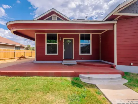 Spacious Duplex in Five Points