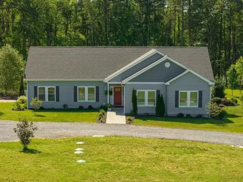 Mini Farm with Lake Access