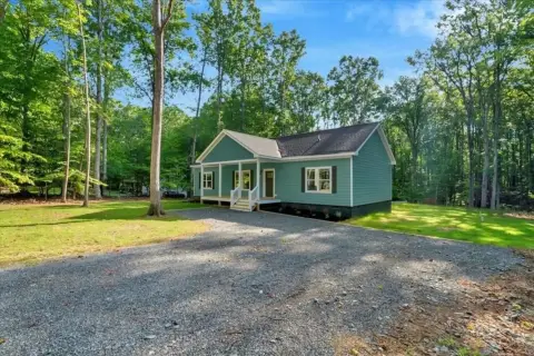 New Ranch Home Near Kerr Lake