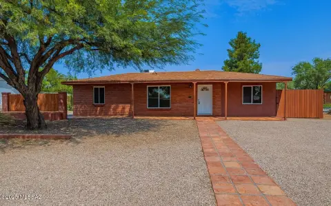 Triplex Near University of Arizona