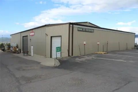 Warehouse Space Near Interstate Highway