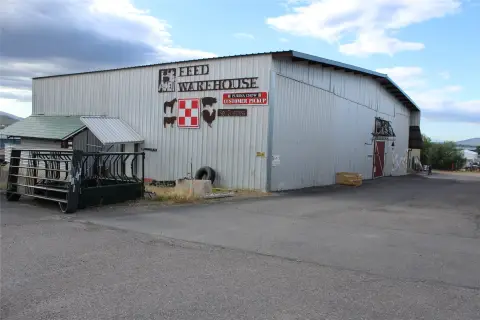 Warehouse Space Near Interstate Highway