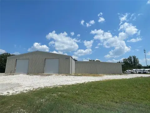 Paris, TX Warehouse on 2Ac