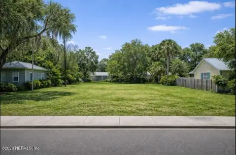 Commercial Lot in Fernandina Beach
