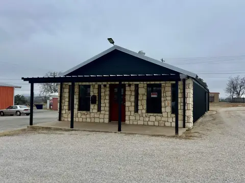Retail/Office Space in Llano, TX