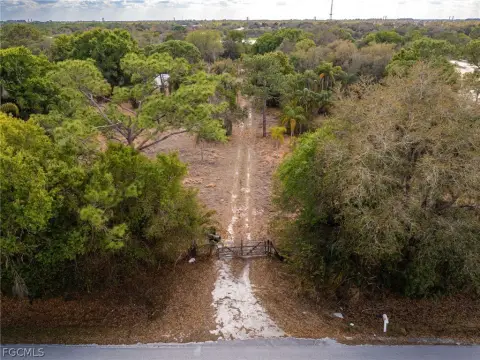 9.66 Acres Wooded Land Labelle