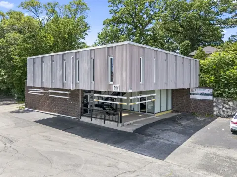 High-Traffic Office Building For Sale