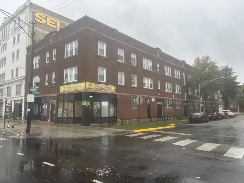 Turn-Key Mixed-Use Building in Chicago