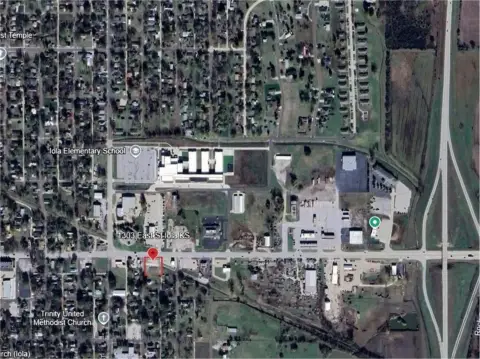 Prime Corner Lot in Iola