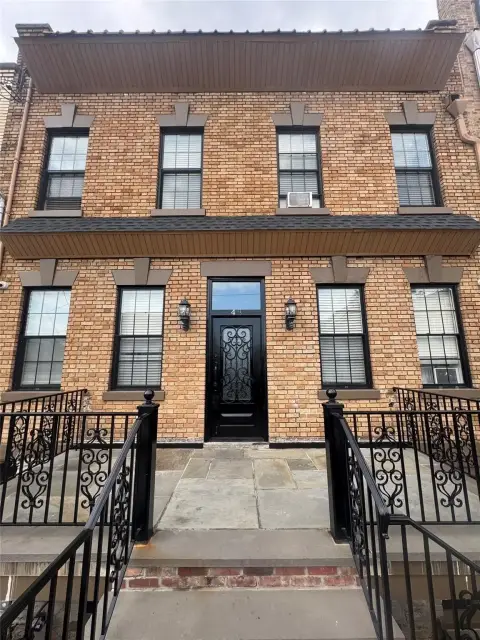 Renovated Multifamily in Mount Vernon