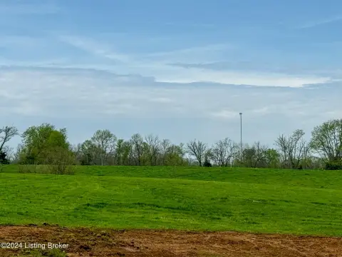 5.13 Acre Tract in Shelbyville