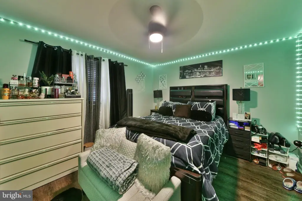 Picture 7