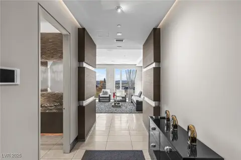 Luxury High-Rise Penthouse in Las Vegas