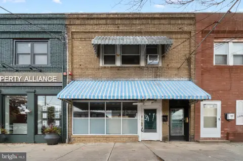 Oaklyn Storefront for Lease