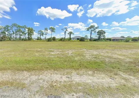 Waterfront Lot in Cape Coral
