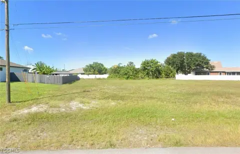 Oversized Lot in Cape Coral