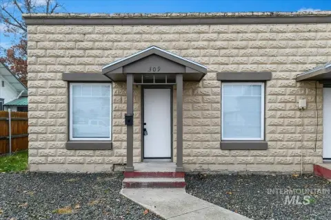 Duplex with Garage Parking