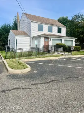 Farmingdale Commercial Space For Rent