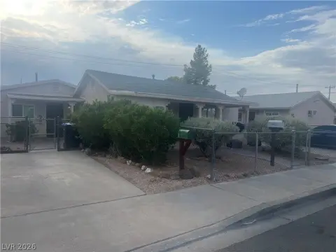 Four-Unit Quadplex Property