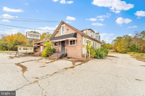 Bar and Apartment Investment Opportunity