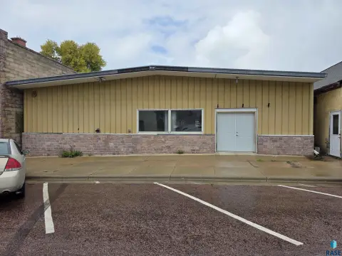 Versatile Commercial Property in Jasper