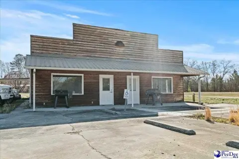 Versatile Commercial Property on Highway