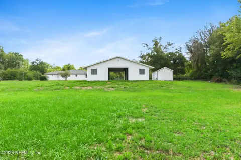 Horse Farm Land with Barn