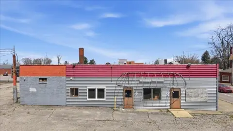 Two-Unit Bar and Pub Property