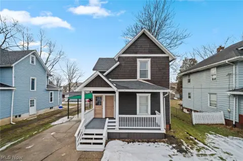 Renovated Duplex in Canton, OH