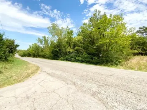 Residential Land in Ardmore, OK