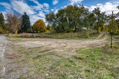 Buildable Lots in Porthill Area