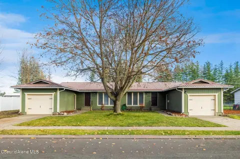 Updated Duplex in Prime Location