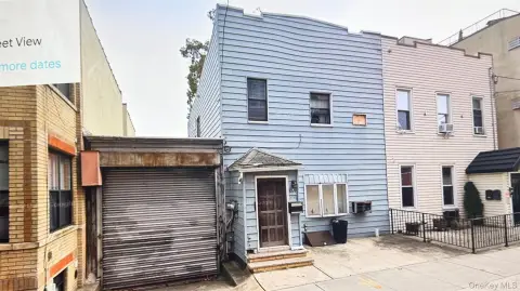 Vacant Duplex with Garage