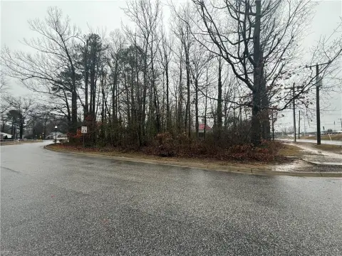 Vacant Corner Lot Near Shopping