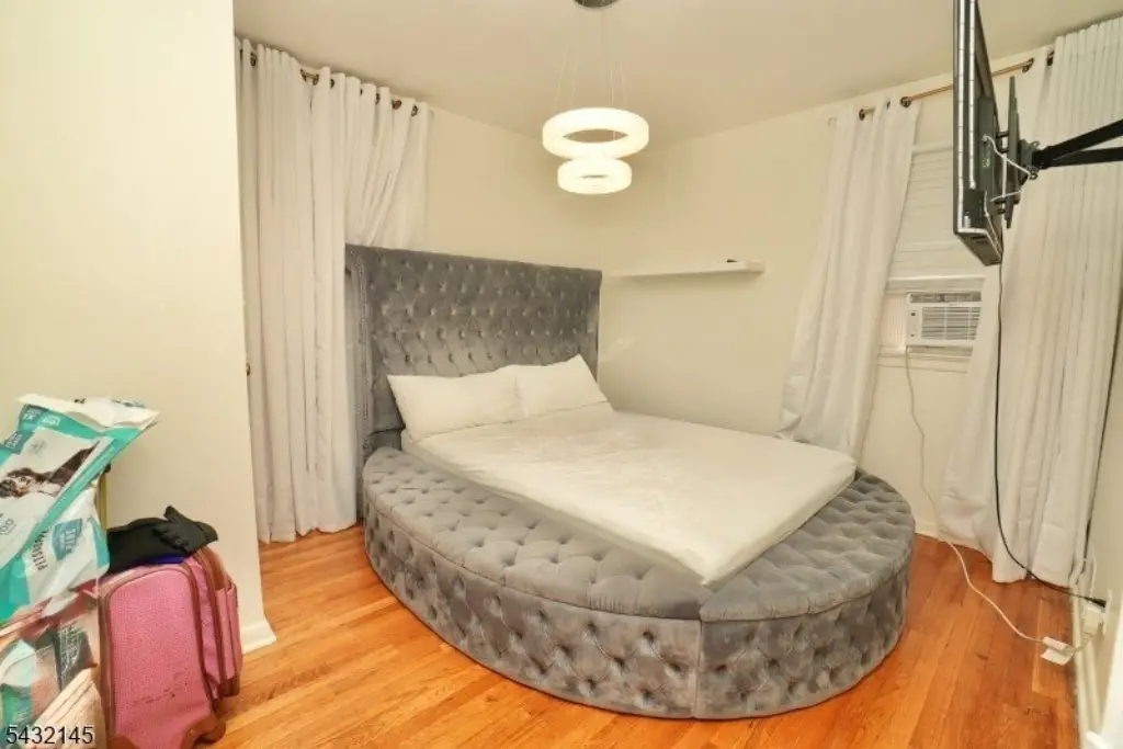 Picture 8