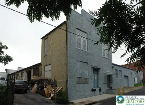 Manufacturing Building with Office