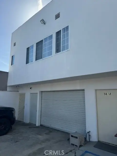 Mixed-Use Building in Los Angeles