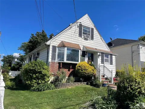 Renovated Duplex with Fenced Yard