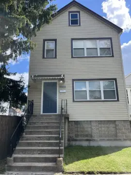 Updated Chicago 2-Flat Building
