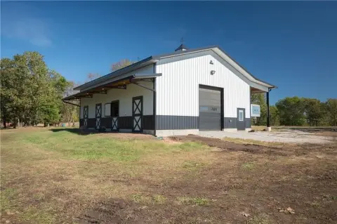 Equestrian 20-Acre Ranch Awaits