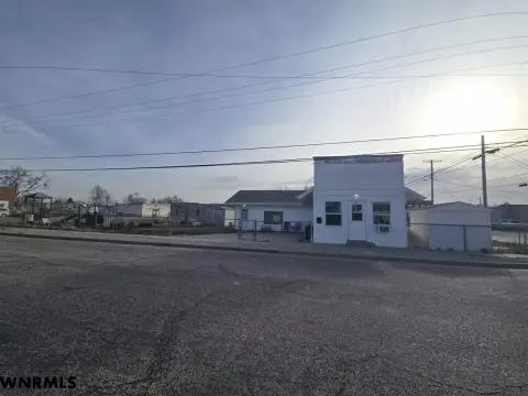 Single-Story Building in Mitchell, NE