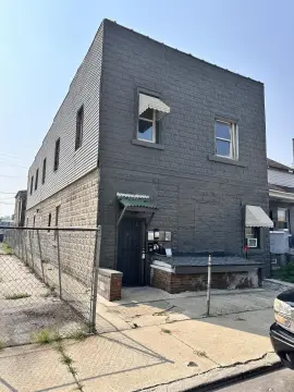 East Chicago Six-Unit Apartment Building