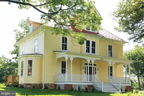 Professional Office Suite in Clarksburg