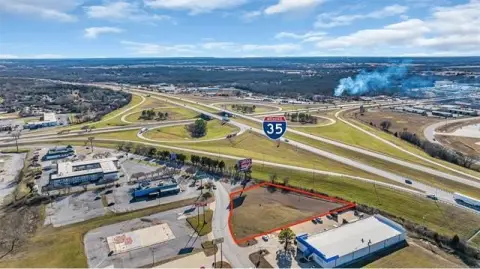 Commercial Lot Near Interstate 35