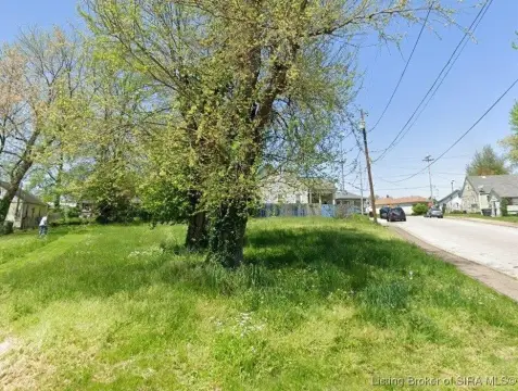 Downtown New Albany Corner Lot