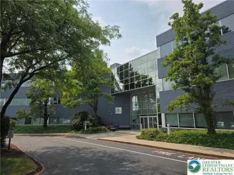 Corner Office Suite with Reception