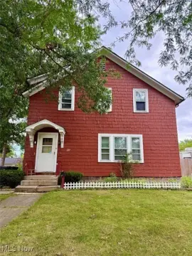 Elyria Duplex with Income Potential