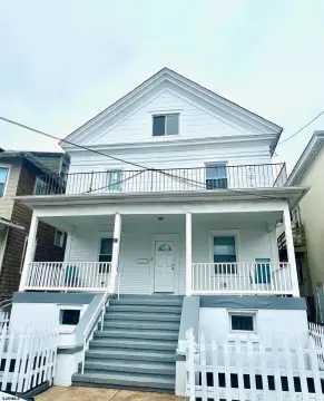 Spacious Duplex Near Beaches